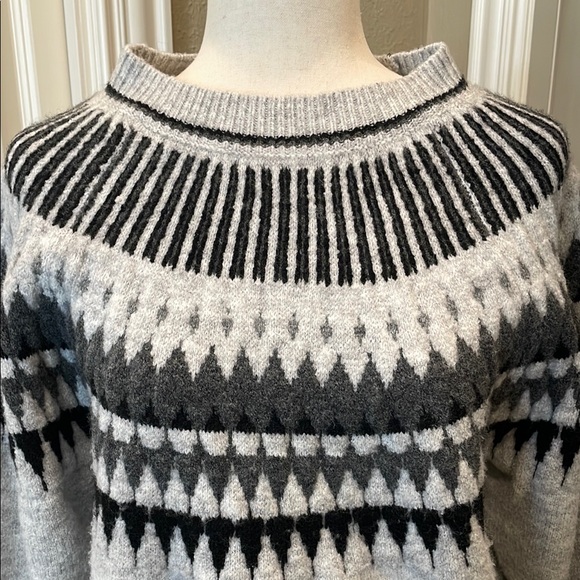 Karen Kane Fair Isle Jacquard  Gray and Black Crew Neck Sweater M - Picture 3 of 10